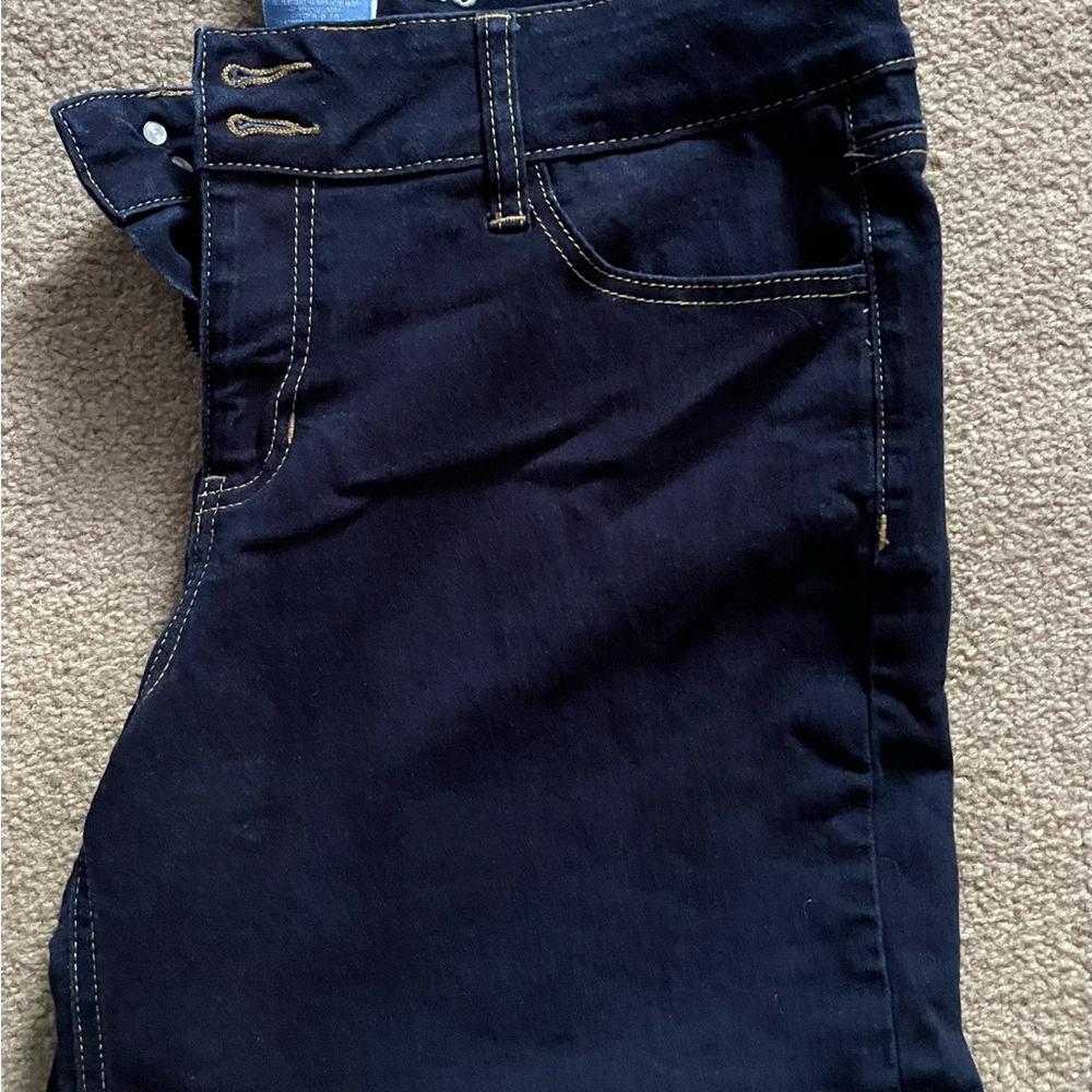 Women’s Hydraulic Blue Jean Mid Rise Curvy Shorts Classic Fit - Picture 3 of 5